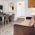 Bruno's Pool House Ciovo 公寓 特罗吉尔