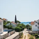 Bruno's Pool House Ciovo Daire