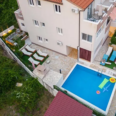 Apartment Bruno's Poolside - Near