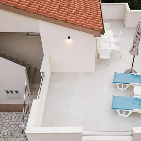 Bruno's Poolside - Near Trogir