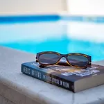 Bruno's Pool House Ciovo アパート