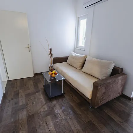 Apartament Bruno's Poolside - Near *