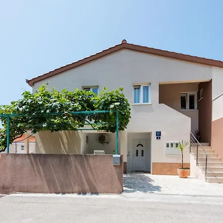 شقة Bruno's Pool House Ciovo *