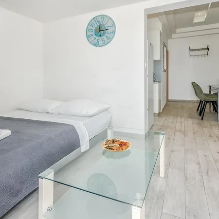Bruno's Pool House Ciovo Трогір