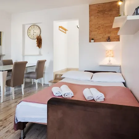 Apartman Bruno'S Pool House Ciovo