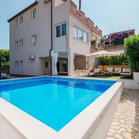 Bruno's Pool House Ciovo Apartamento *
